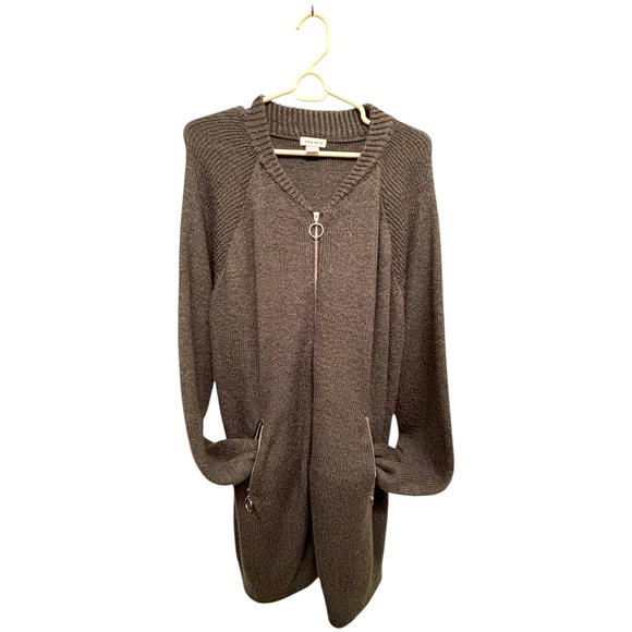 Anna Rose Gray, LS, zippered XL shawl.  Excellent condition. - Picture 1 of 7